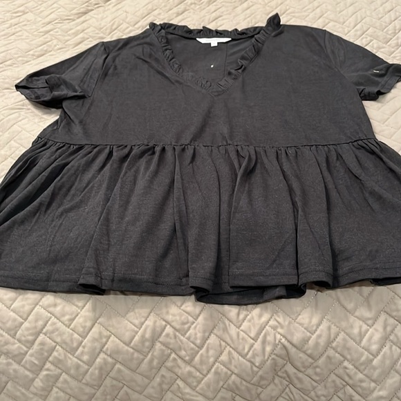 Amaryllis Heartbreaker Blouse - HEATHER BLACK / Medium / NWOT - Picture 2 of 9